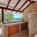 Ferienhaus Cozy In Okrug Gornji