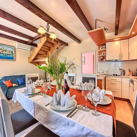 Ferienhaus Cozy In *